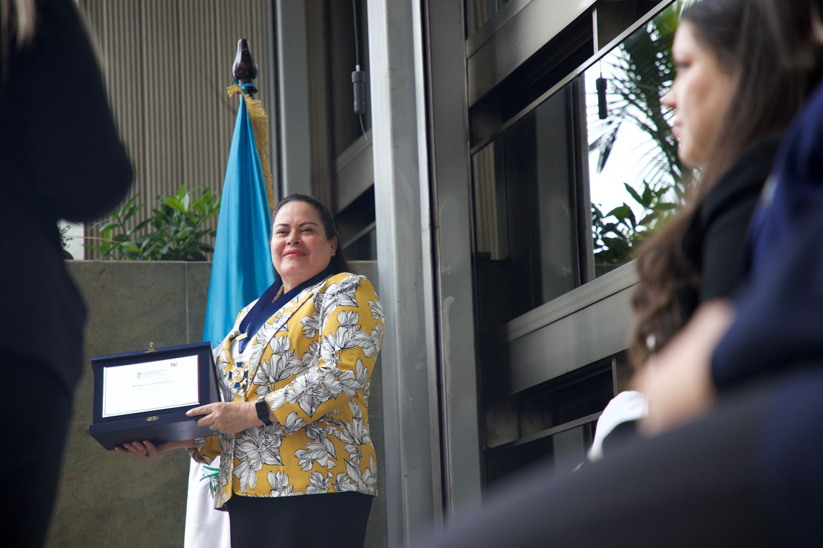 Licenciada Milagro López, invitada de honor para izar el Pabellón Nacional 
