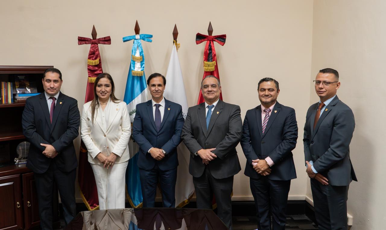 Miembros del Consejo del IDPP dieron la bienvenida a la Magistrada Claudia Paredes.