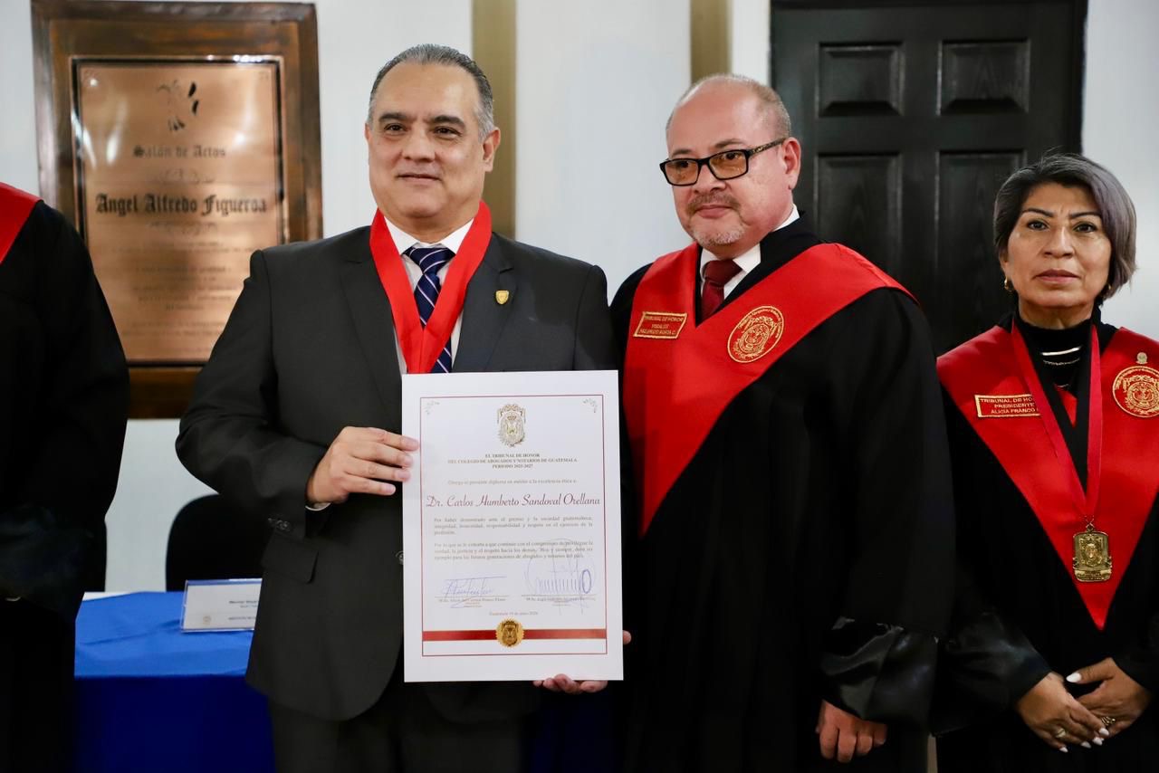 Tribunal de Honor entrega reconocimiento a profesionales del IDPP