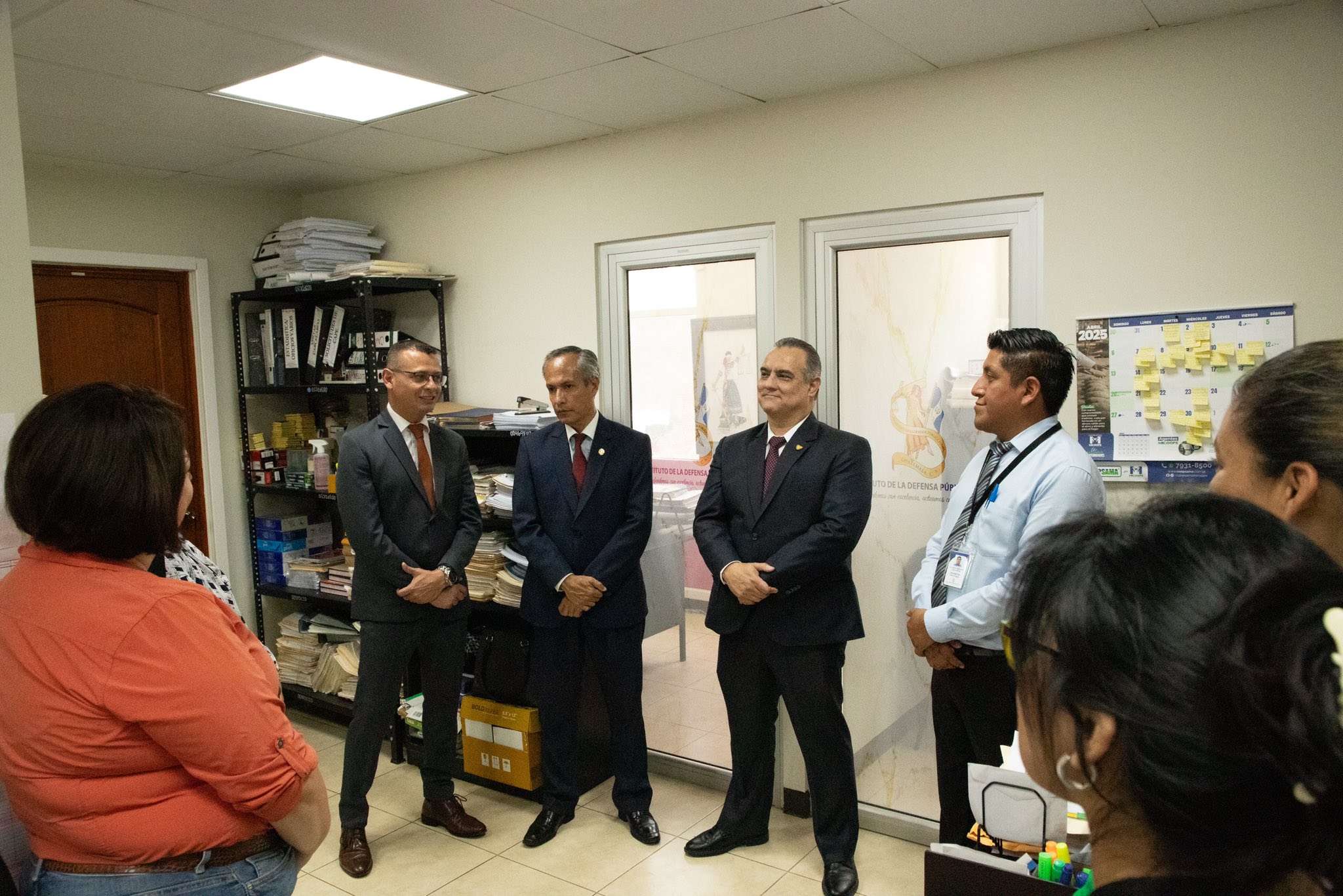 Director General con su equipo de trabajo visitan sede de San Pedro Carchá