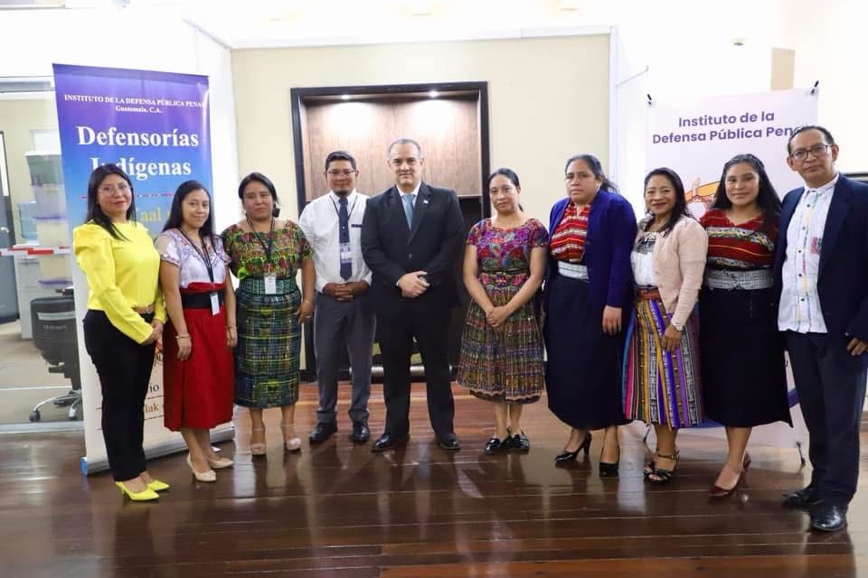 Intérpretes de idiomas mayas se reunieron con el Director General de IDPP
